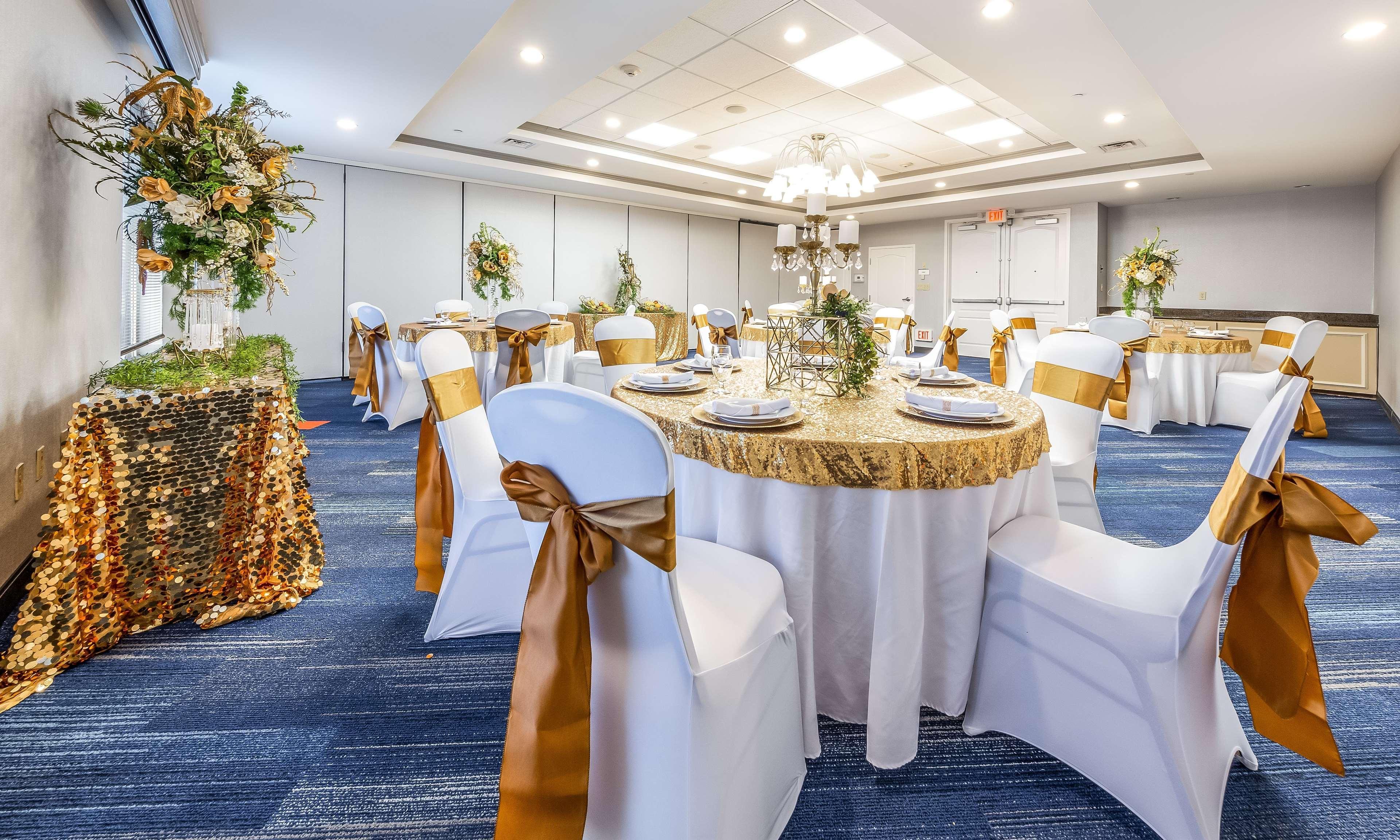 Hilton Garden Inn Бомонт Екстериор снимка