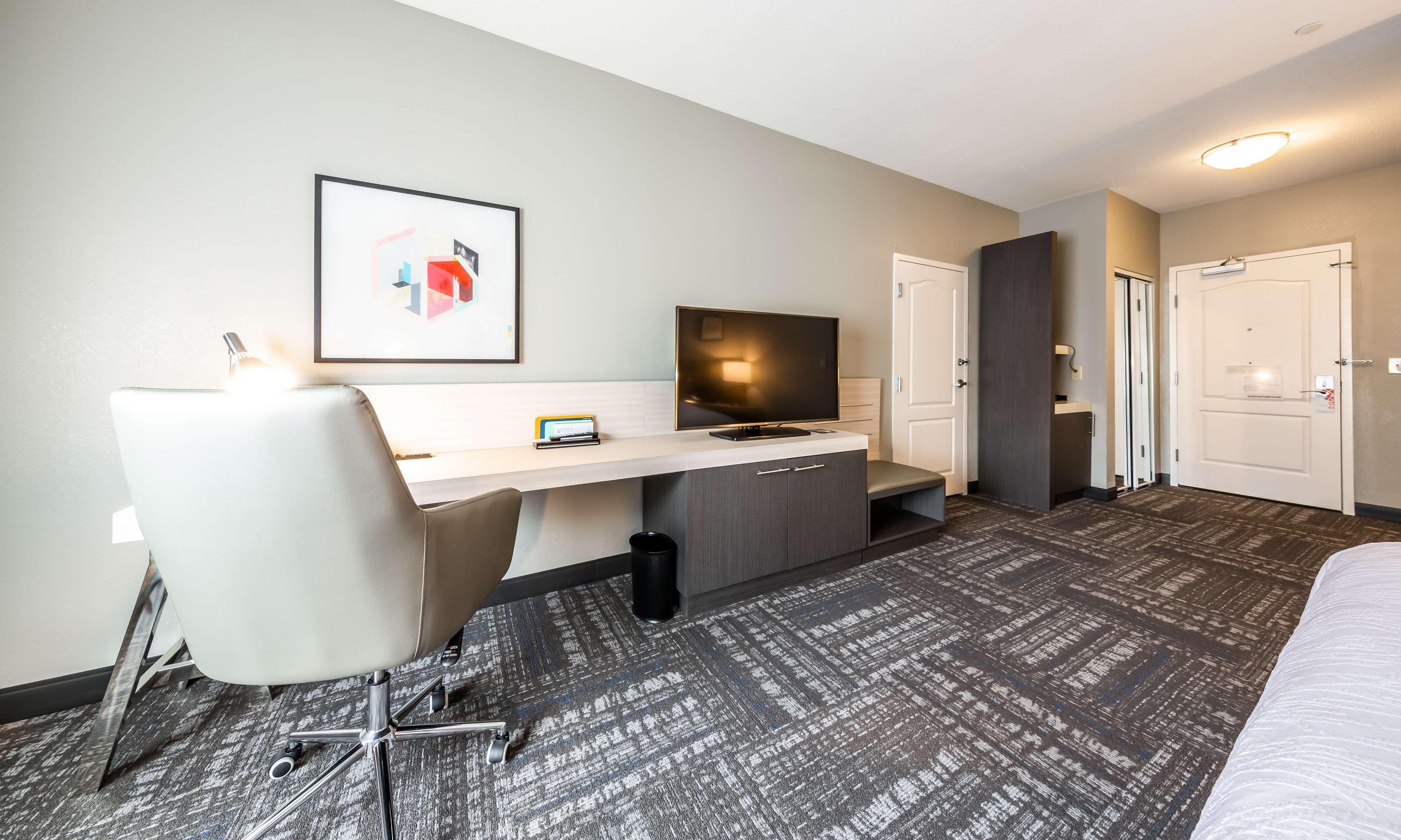 Hilton Garden Inn Бомонт Екстериор снимка