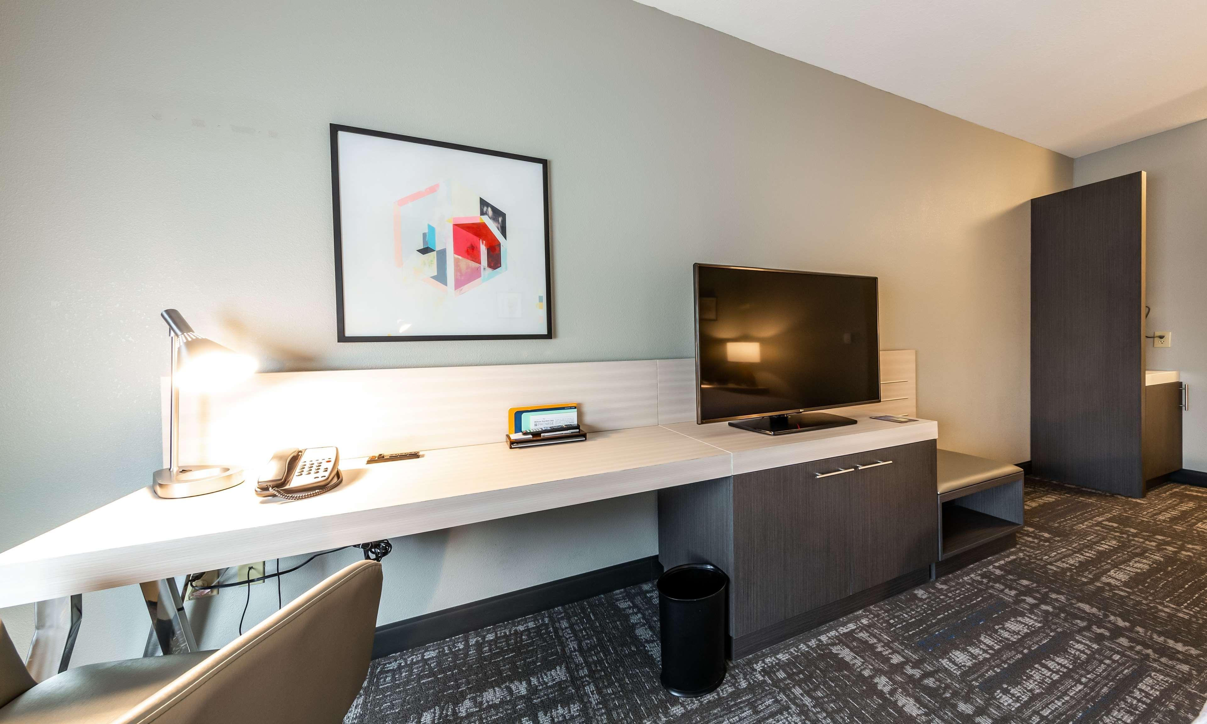 Hilton Garden Inn Бомонт Екстериор снимка