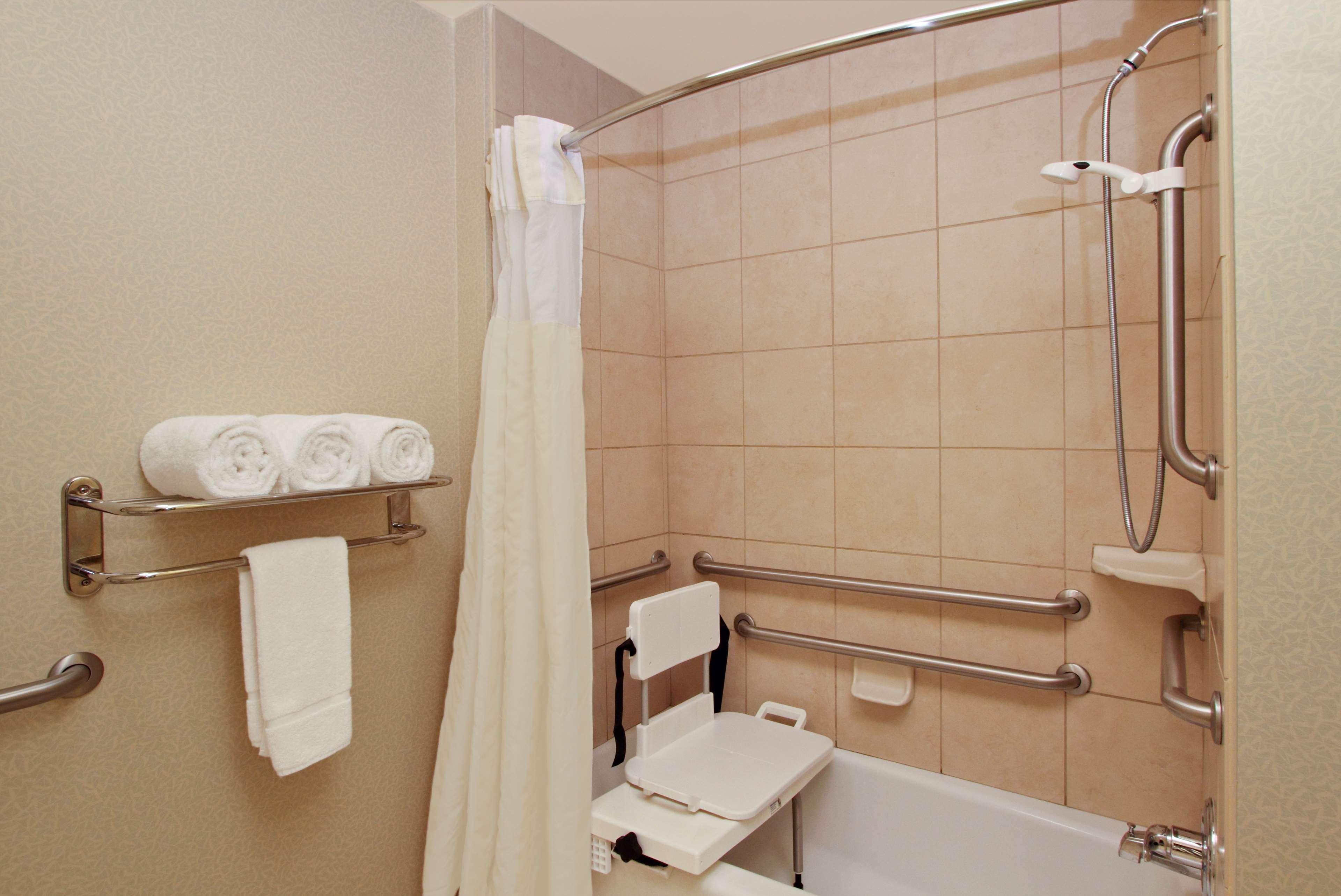Hilton Garden Inn Бомонт Екстериор снимка