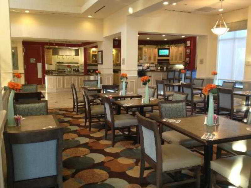 Hilton Garden Inn Бомонт Екстериор снимка