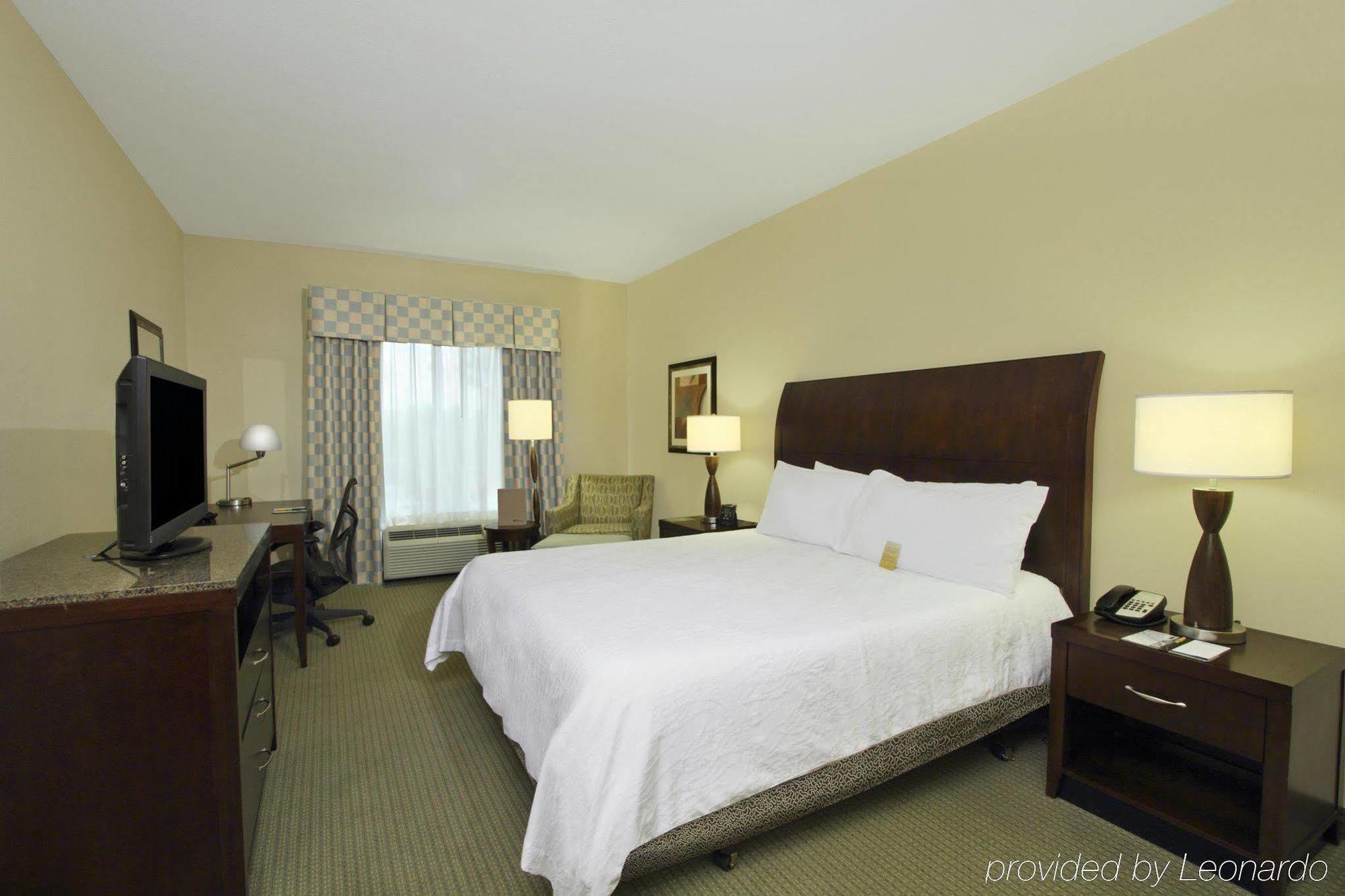 Hilton Garden Inn Бомонт Екстериор снимка