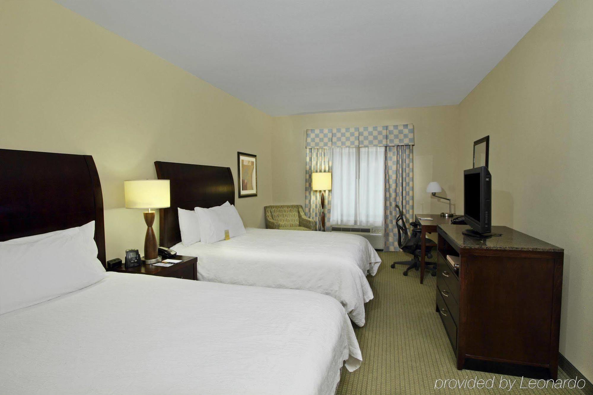 Hilton Garden Inn Бомонт Екстериор снимка